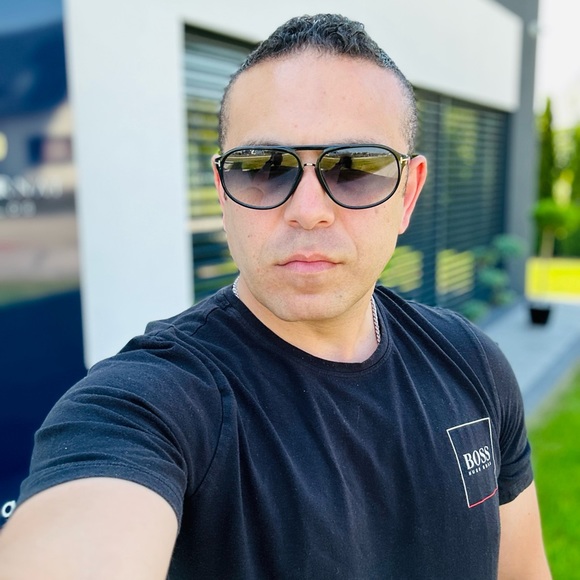 Meet your Posher, Sam - Picture 5 of 5